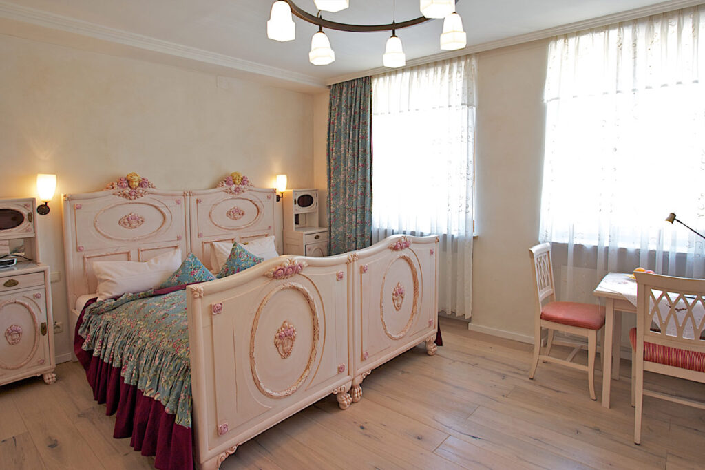 Familienzimmer und Suite ab 149 Euro im Landgasthof Deutsche Eiche